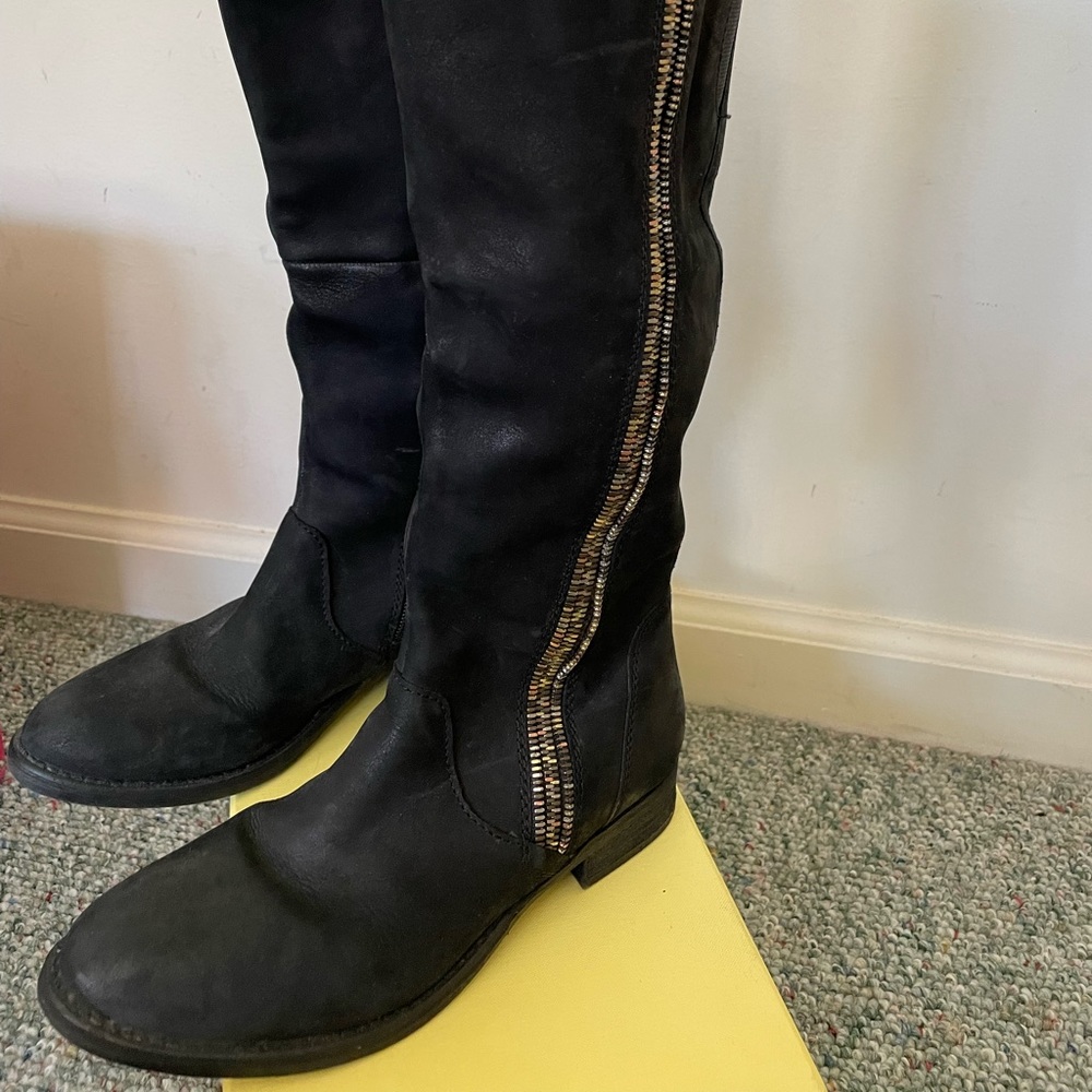 Steve Madden Zendra black suede boot, size 6, great condition